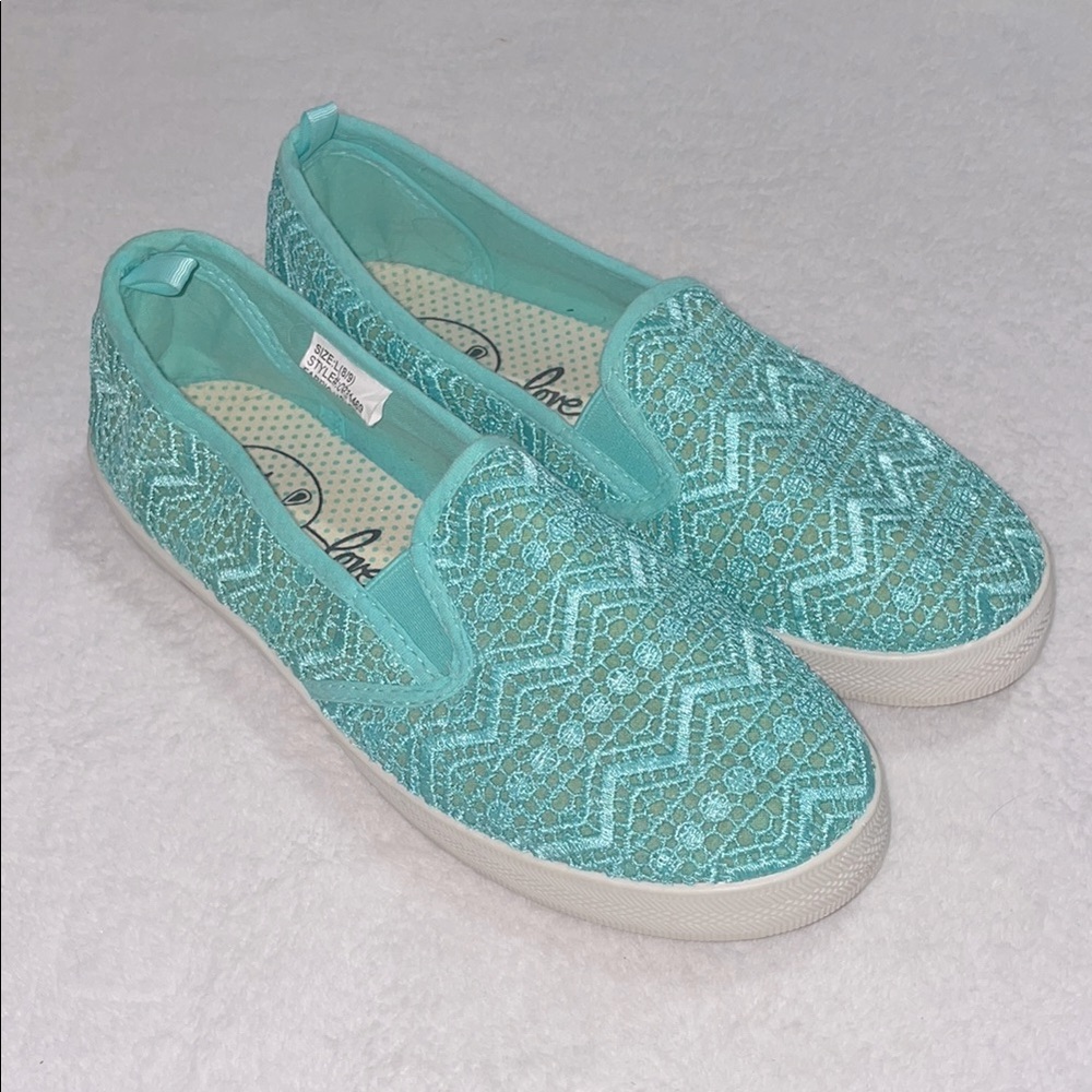 🎉HP🎉Rue 21 Etc. Love Real Lace Slip-On Loafers